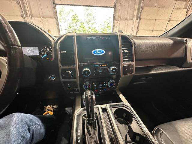 Ford F-150 Vehicle Full-screen Gallery Image 16