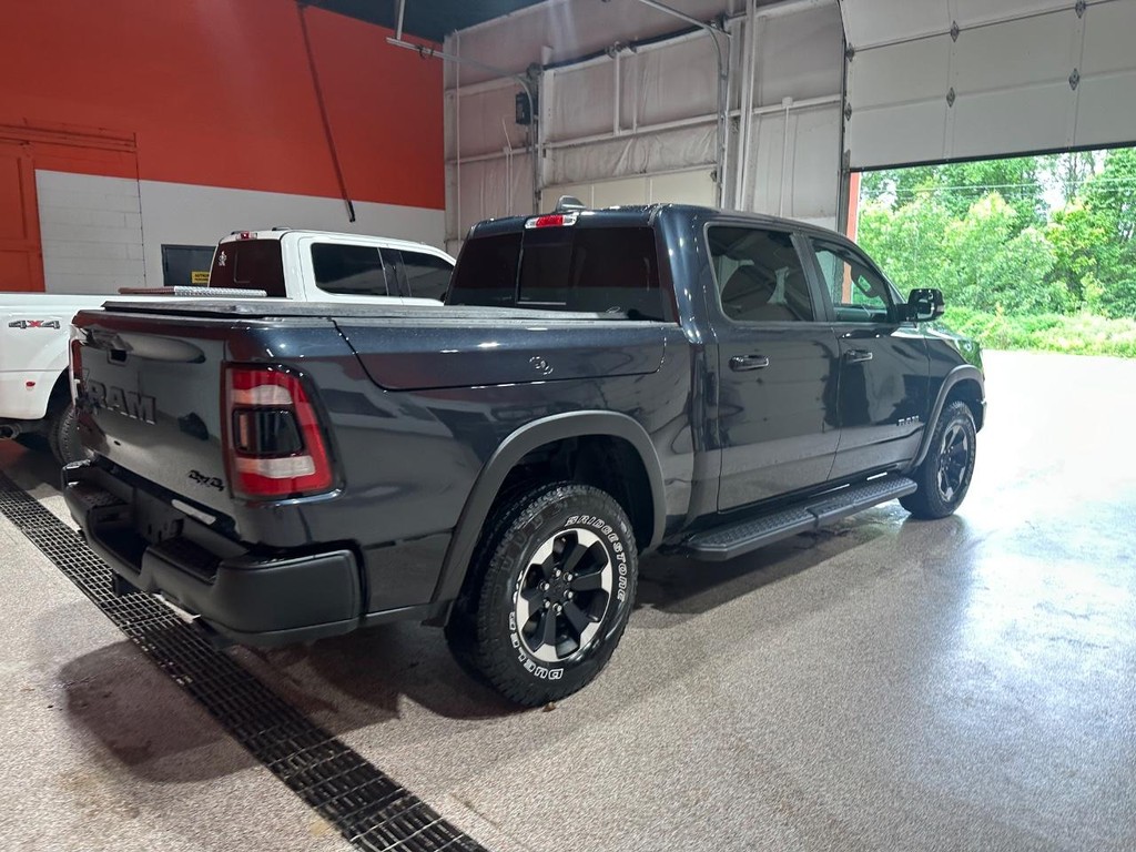 Ram 1500 Vehicle Full-screen Gallery Image 3
