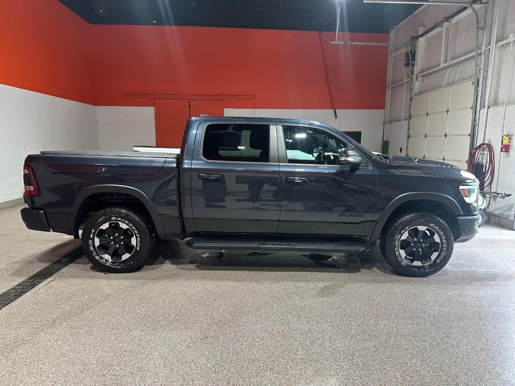 Ram 1500 Vehicle Full-screen Gallery Image 4