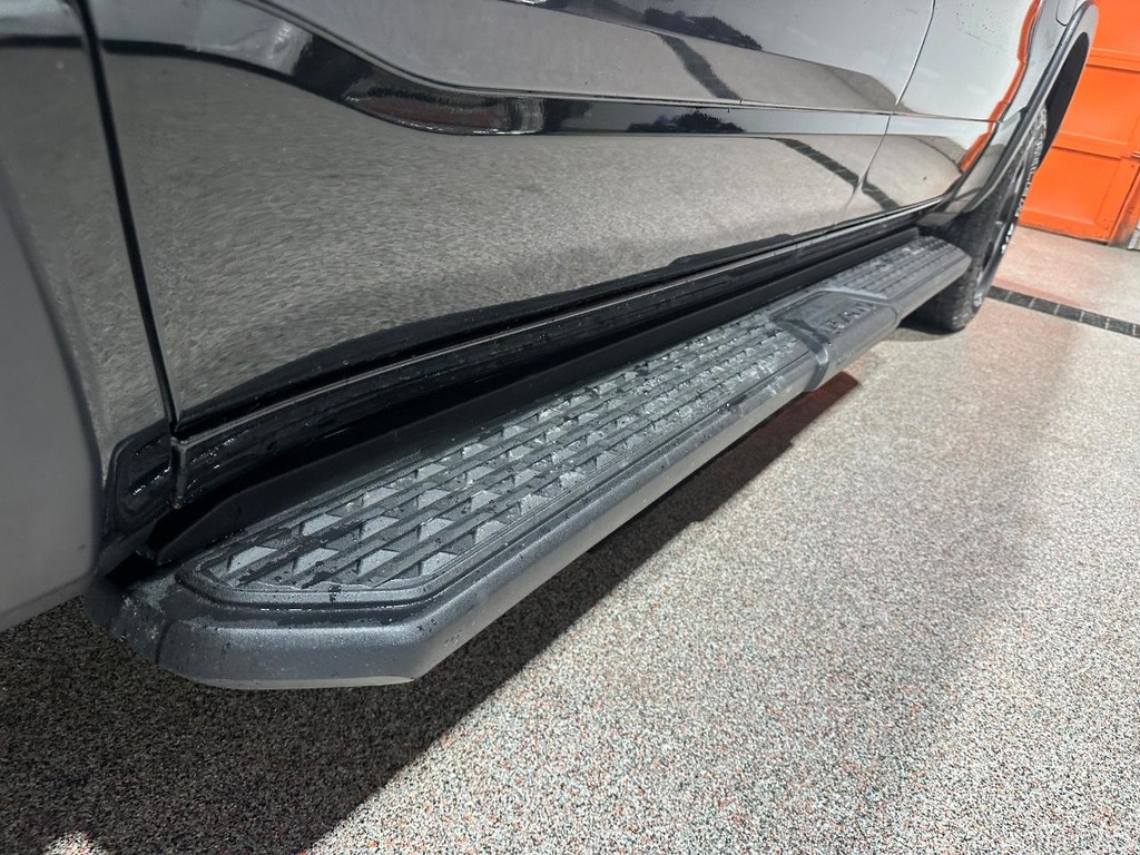 Ram 1500 Vehicle Full-screen Gallery Image 15