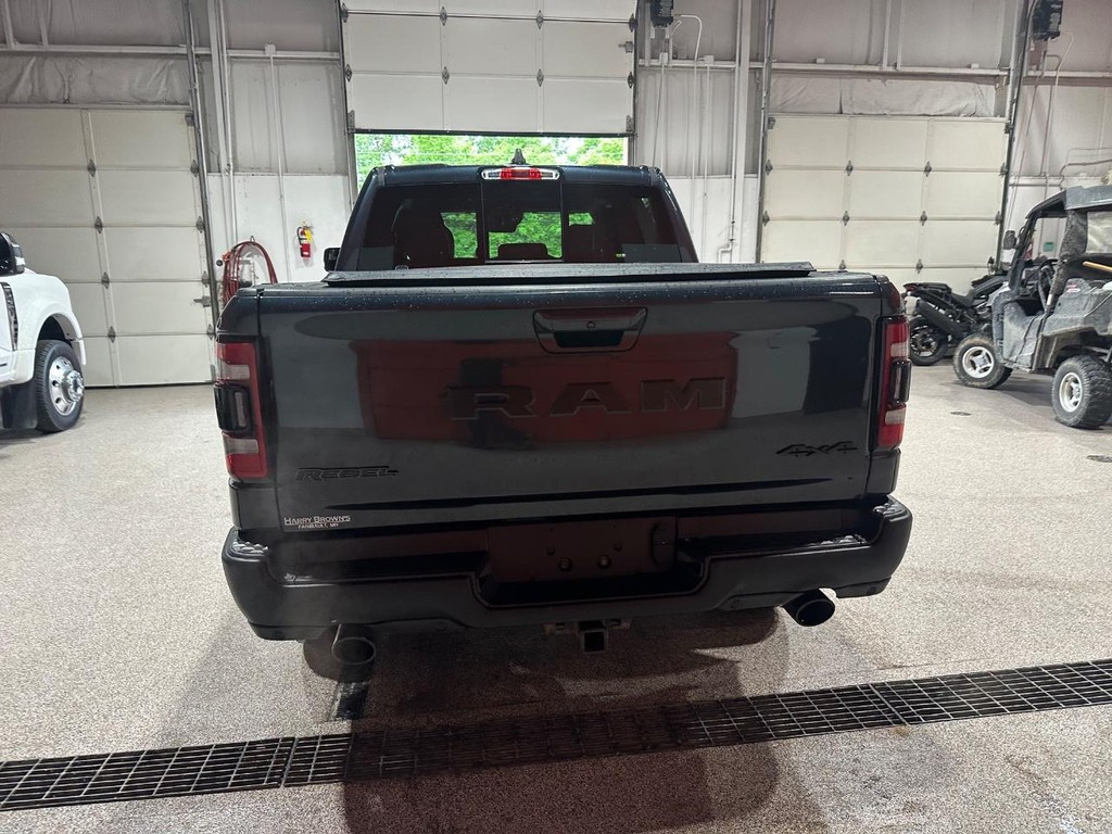 Ram 1500 Vehicle Full-screen Gallery Image 24