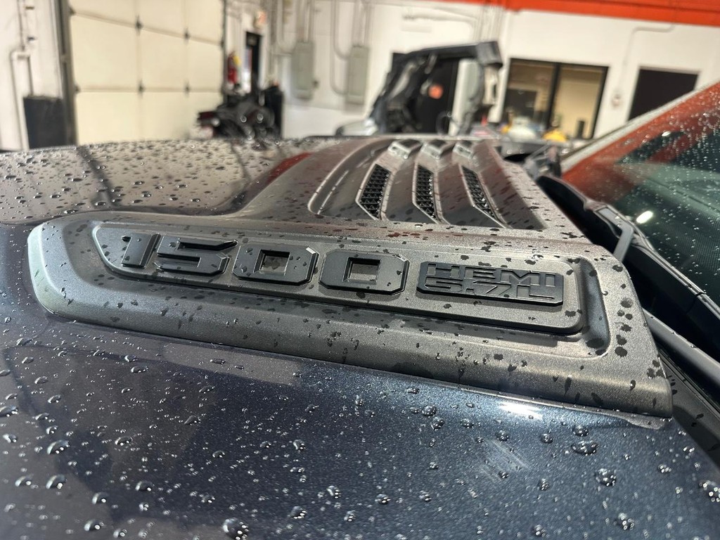 Ram 1500 Vehicle Full-screen Gallery Image 27