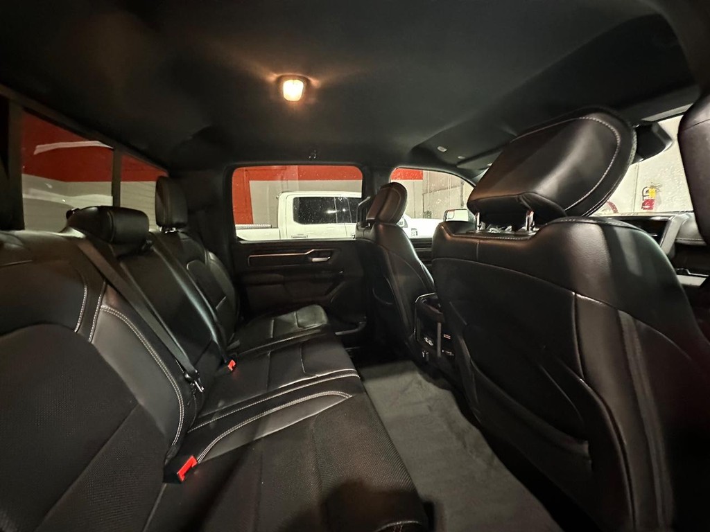 Ram 1500 Vehicle Full-screen Gallery Image 39