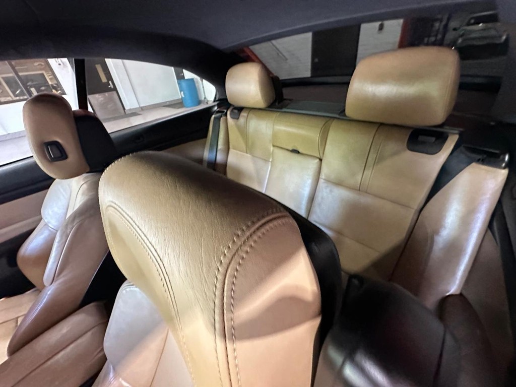 BMW M3 Vehicle Full-screen Gallery Image 14