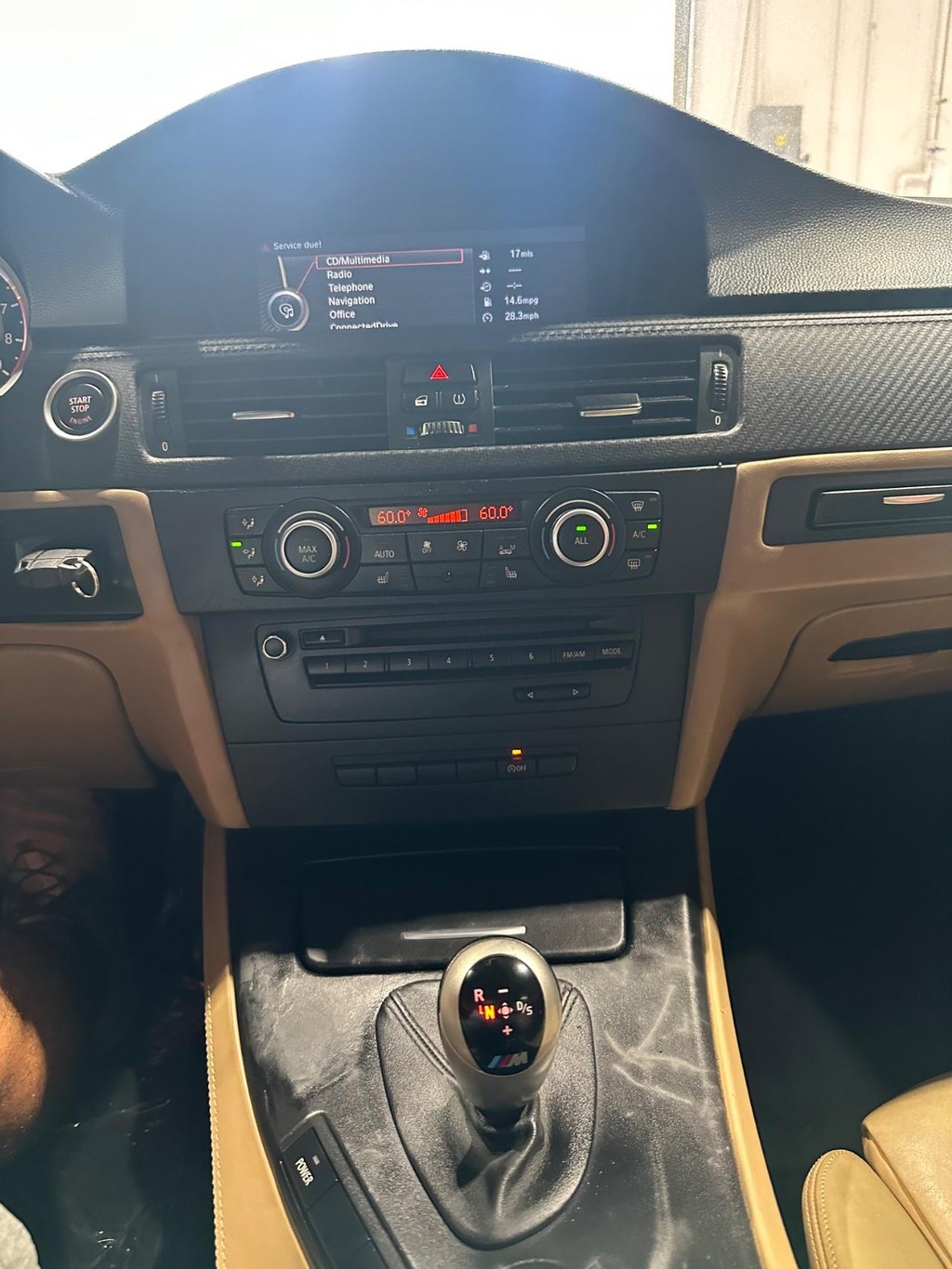 BMW M3 Vehicle Full-screen Gallery Image 19