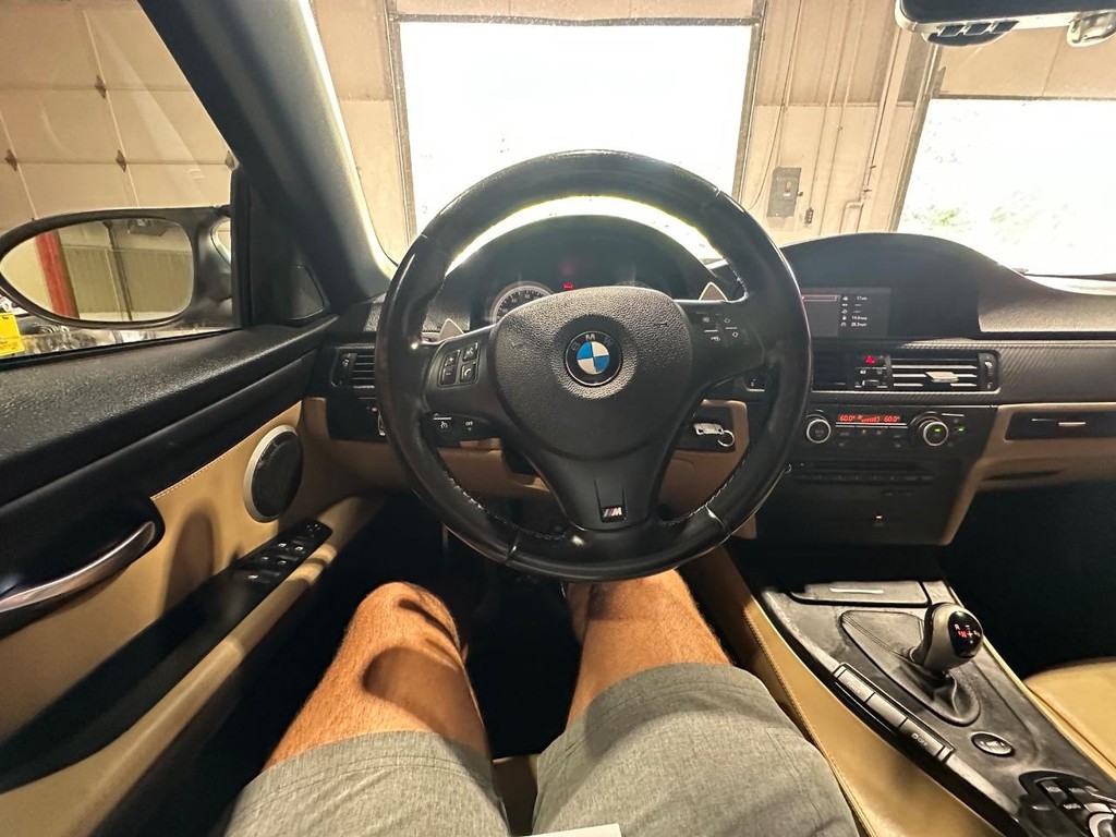 BMW M3 Vehicle Full-screen Gallery Image 21