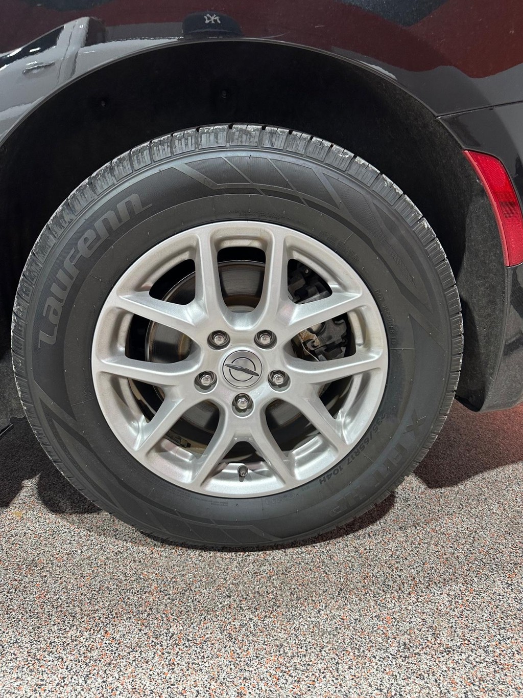 Chrysler Voyager Vehicle Full-screen Gallery Image 10