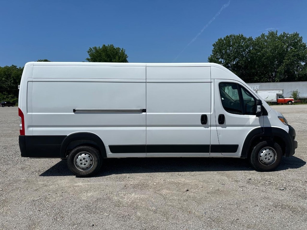 Ram ProMaster Cargo Van Vehicle Full-screen Gallery Image 2