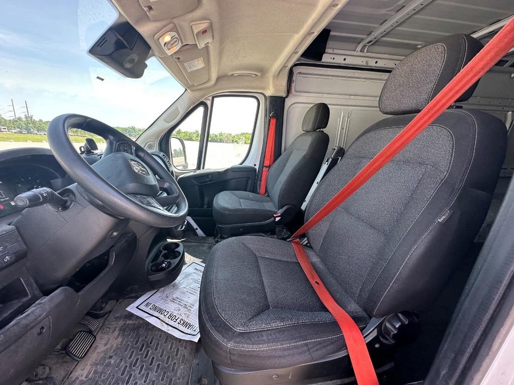 Ram ProMaster Cargo Van Vehicle Full-screen Gallery Image 14