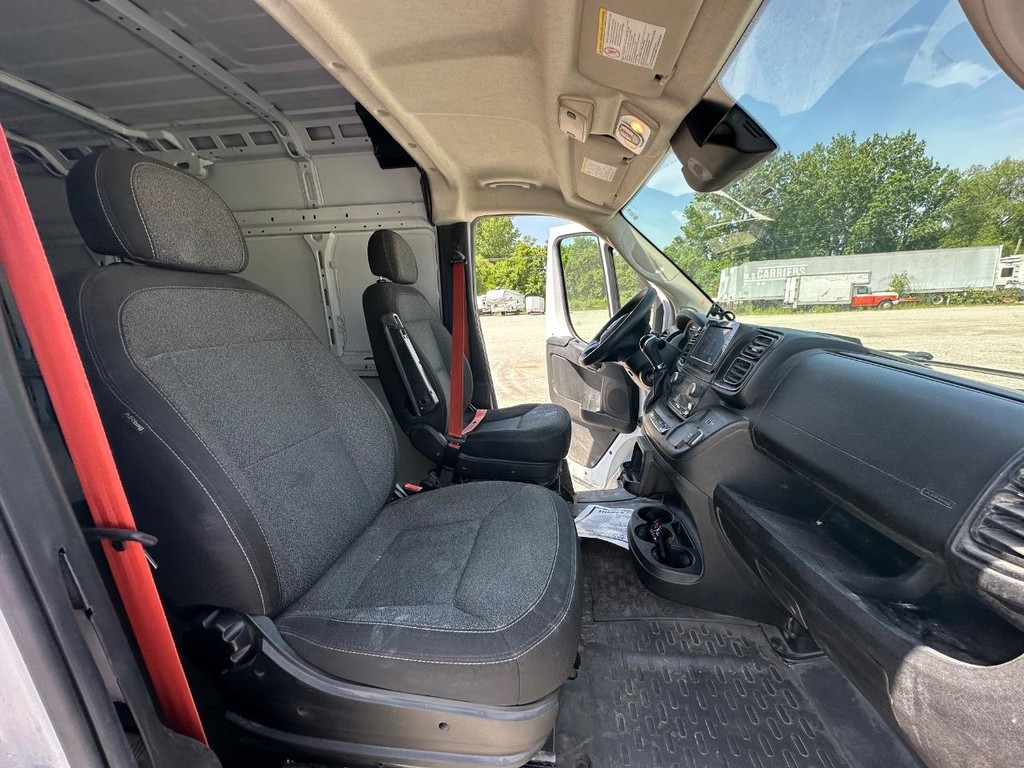 Ram ProMaster Cargo Van Vehicle Full-screen Gallery Image 16