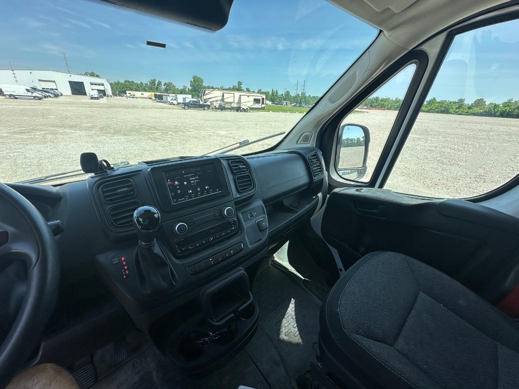 Ram ProMaster Cargo Van Vehicle Full-screen Gallery Image 18
