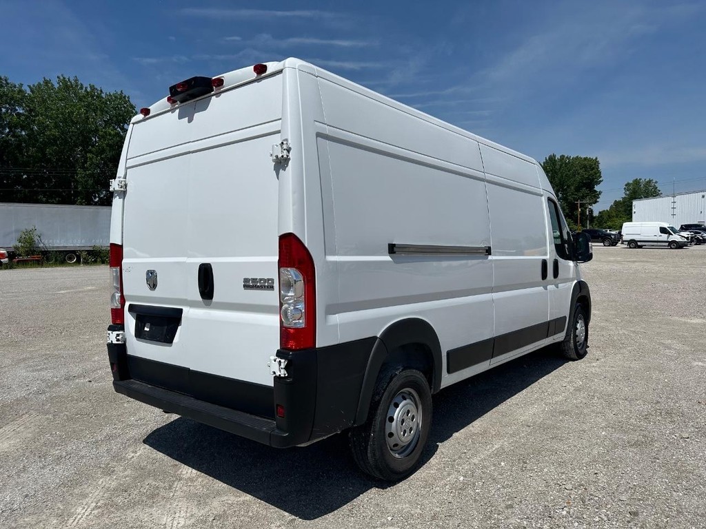 Ram ProMaster Cargo Van Vehicle Full-screen Gallery Image 5