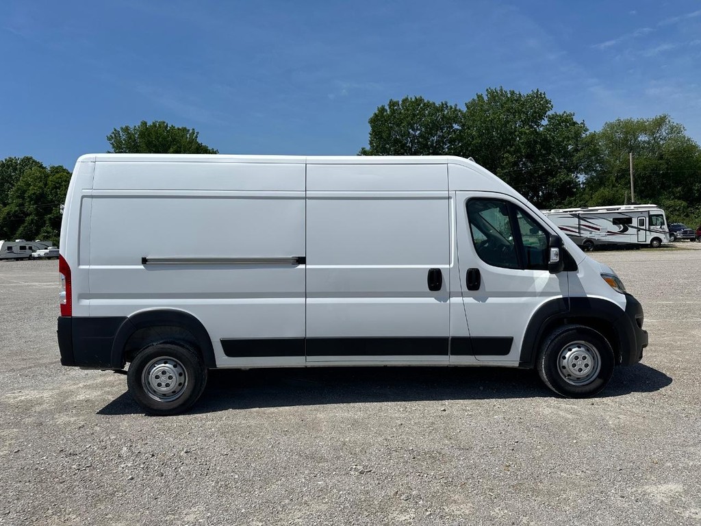 Ram ProMaster Cargo Van Vehicle Full-screen Gallery Image 6