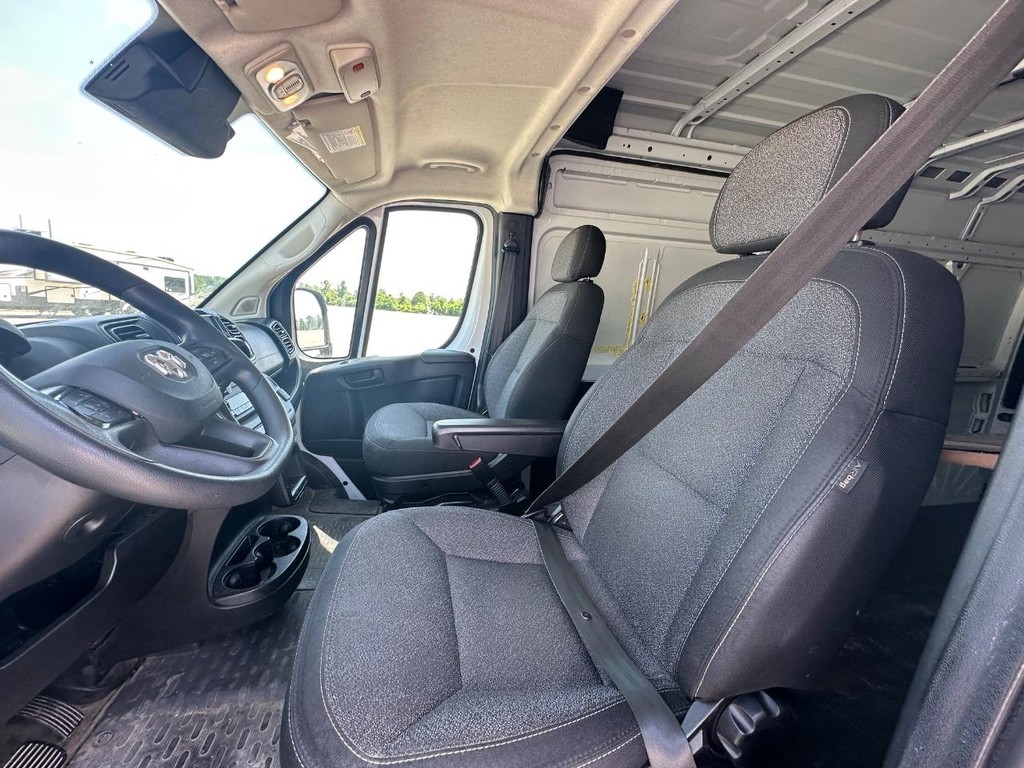 Ram ProMaster Cargo Van Vehicle Full-screen Gallery Image 8