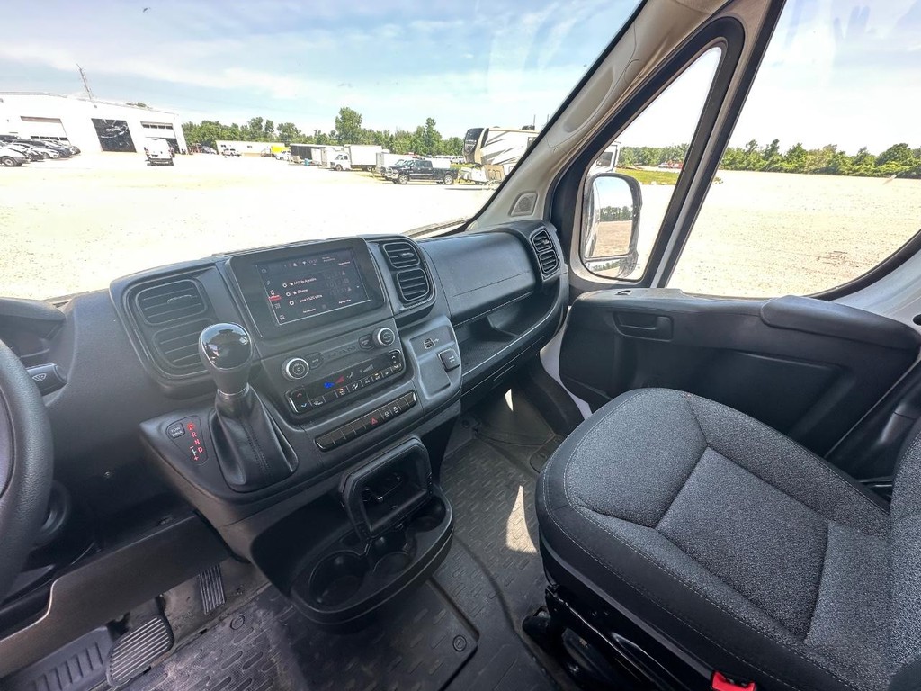 Ram ProMaster Cargo Van Vehicle Full-screen Gallery Image 18