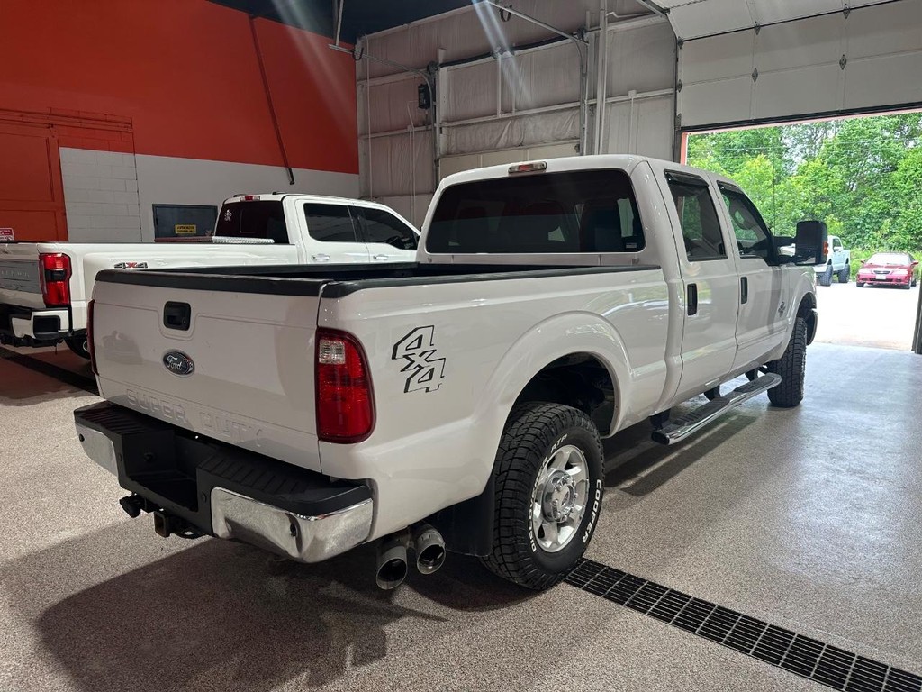 Ford Super Duty F-250 SRW Vehicle Full-screen Gallery Image 3