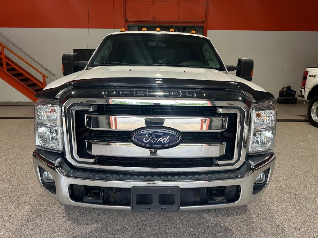Ford Super Duty F-250 SRW Vehicle Full-screen Gallery Image 7