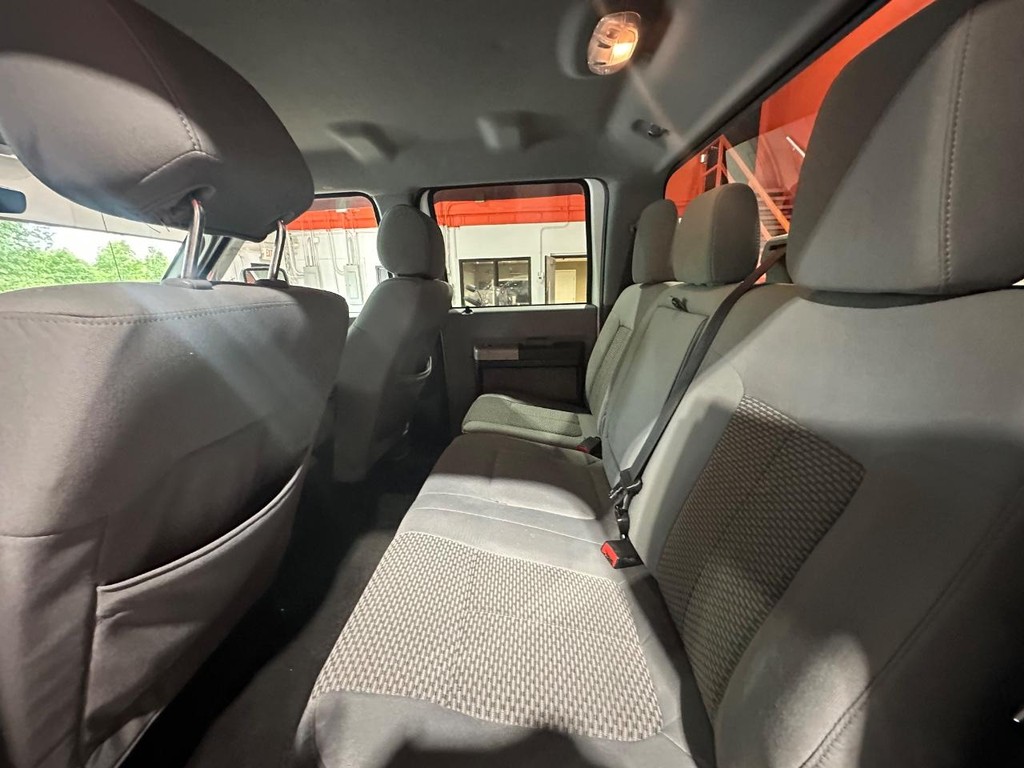 Ford Super Duty F-250 SRW Vehicle Full-screen Gallery Image 13