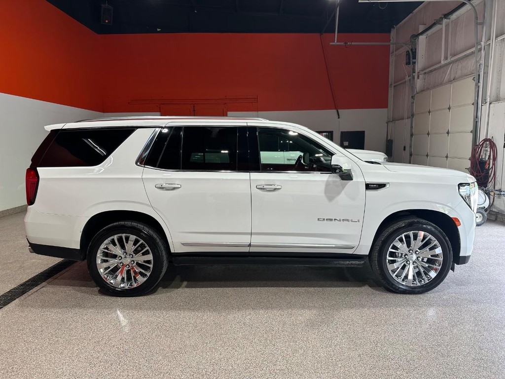GMC Yukon Vehicle Full-screen Gallery Image 2