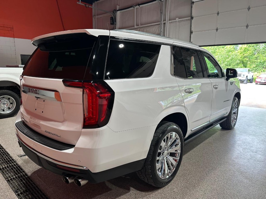 GMC Yukon Vehicle Full-screen Gallery Image 5