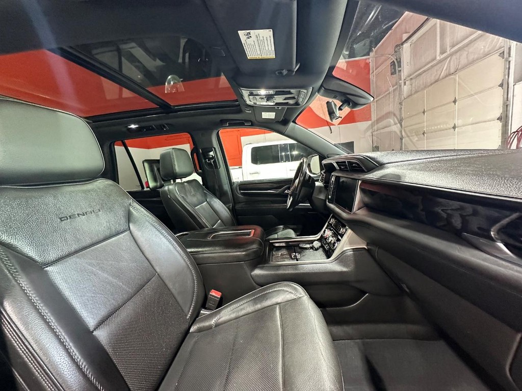 GMC Yukon Vehicle Full-screen Gallery Image 19
