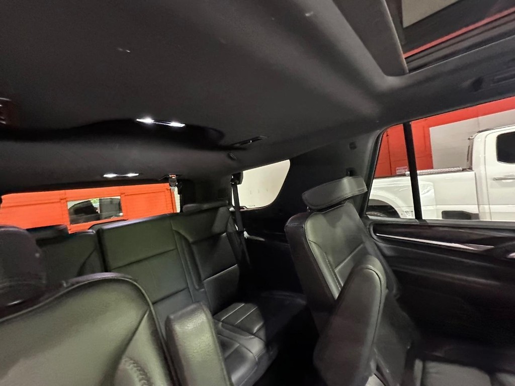 GMC Yukon Vehicle Full-screen Gallery Image 23