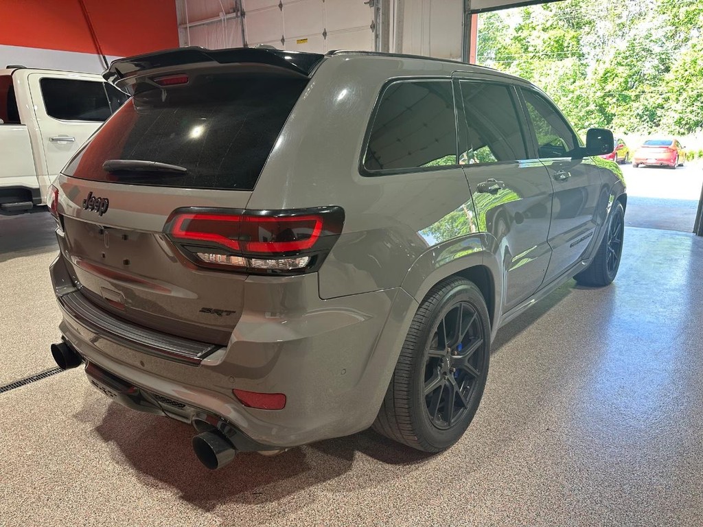 Jeep Grand Cherokee Vehicle Full-screen Gallery Image 5