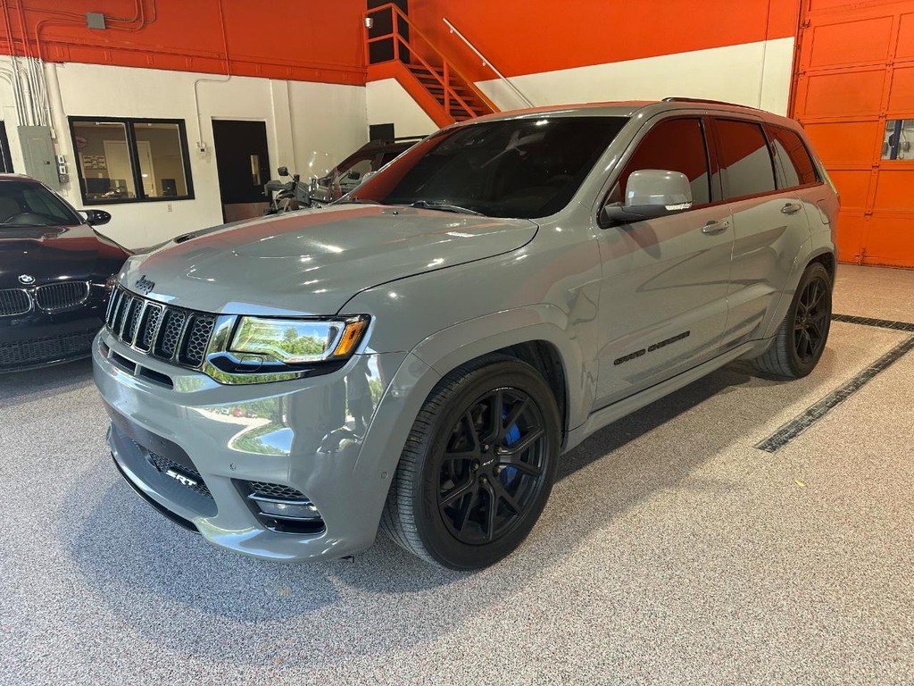 Jeep Grand Cherokee Vehicle Full-screen Gallery Image 6