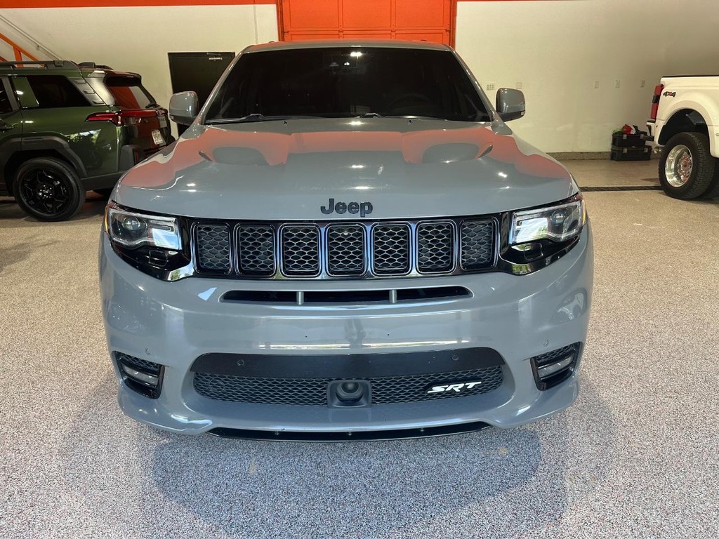 Jeep Grand Cherokee Vehicle Full-screen Gallery Image 11