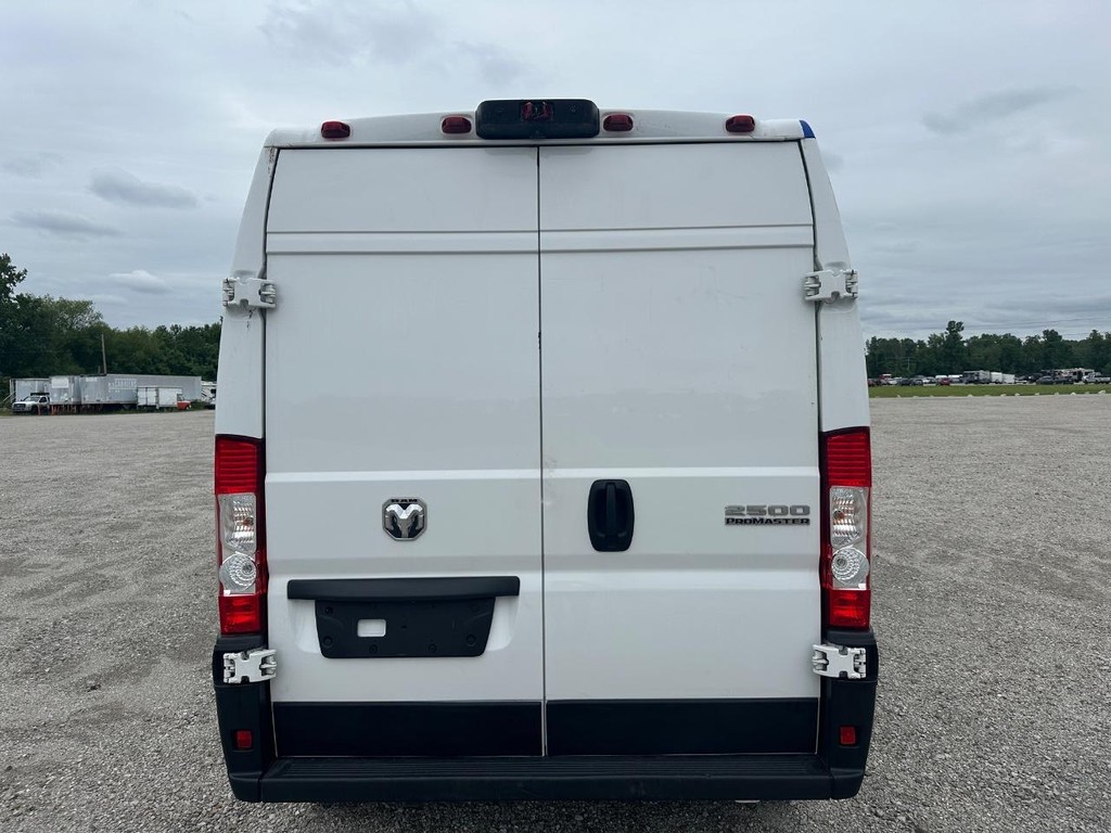 Ram ProMaster Cargo Van Vehicle Full-screen Gallery Image 4