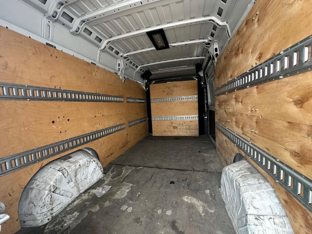 Ram ProMaster Cargo Van Vehicle Full-screen Gallery Image 10