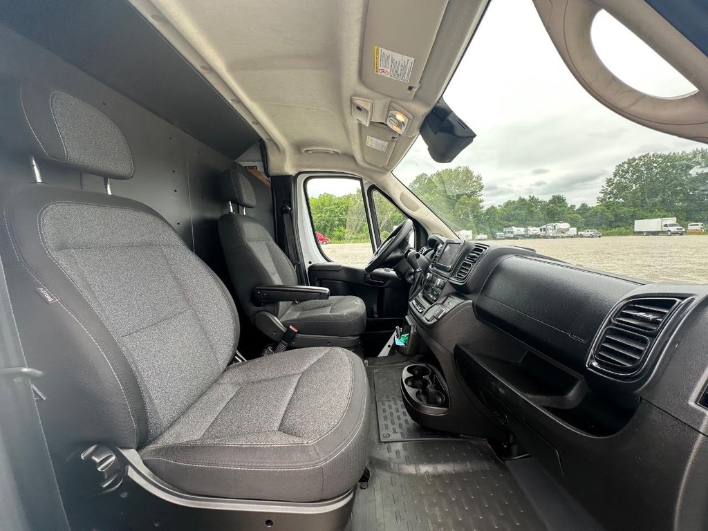 Ram ProMaster Cargo Van Vehicle Full-screen Gallery Image 13