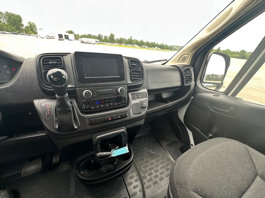 Ram ProMaster Cargo Van Vehicle Full-screen Gallery Image 16