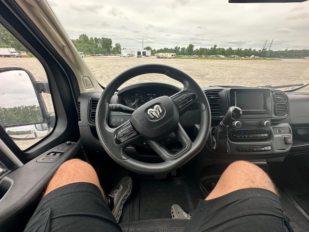 Ram ProMaster Cargo Van Vehicle Full-screen Gallery Image 21