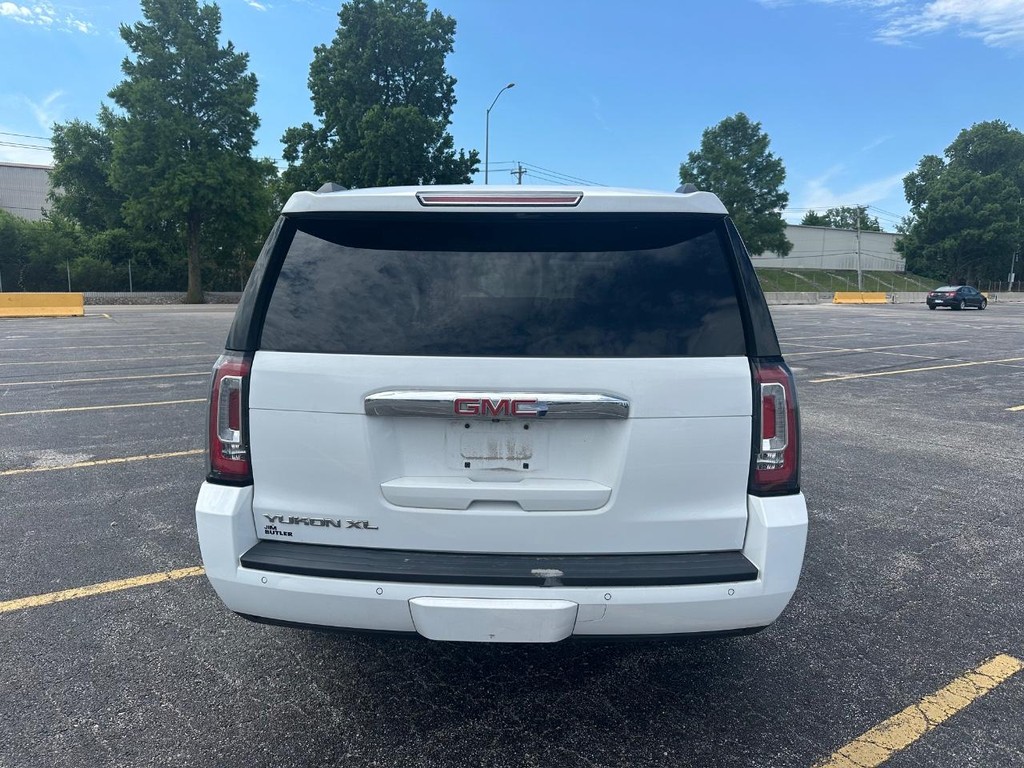 GMC Yukon XL Vehicle Full-screen Gallery Image 4