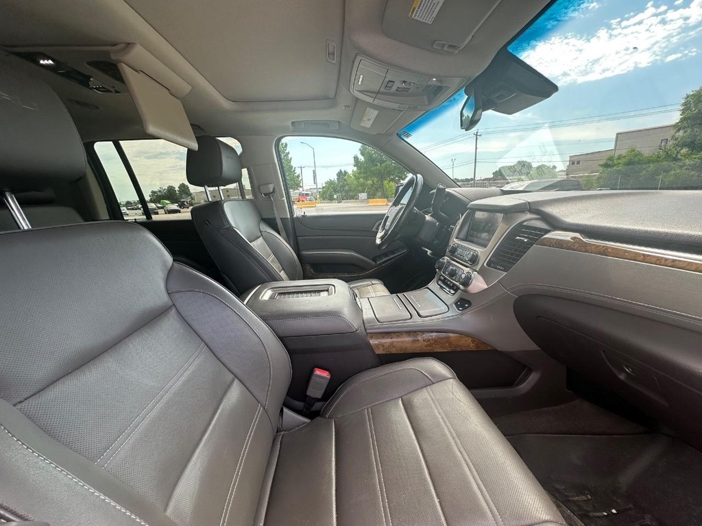 GMC Yukon XL Vehicle Full-screen Gallery Image 20