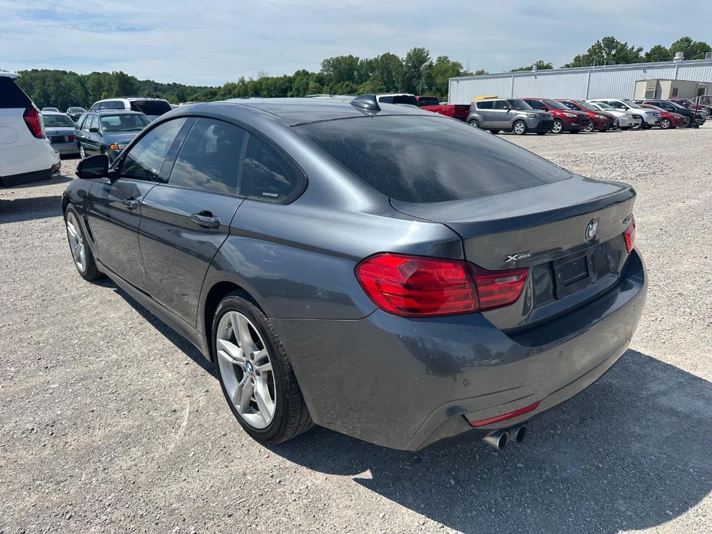 BMW 4 Series Vehicle Full-screen Gallery Image 3