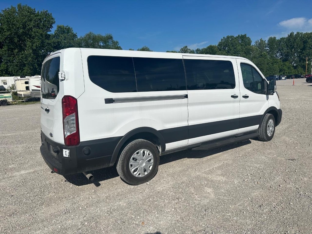 Ford Transit Passenger Wagon Vehicle Full-screen Gallery Image 2