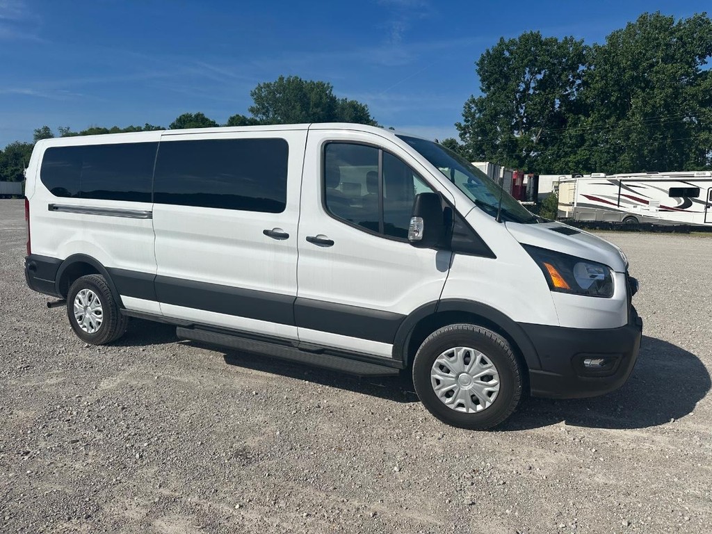 Ford Transit Passenger Wagon Vehicle Full-screen Gallery Image 5