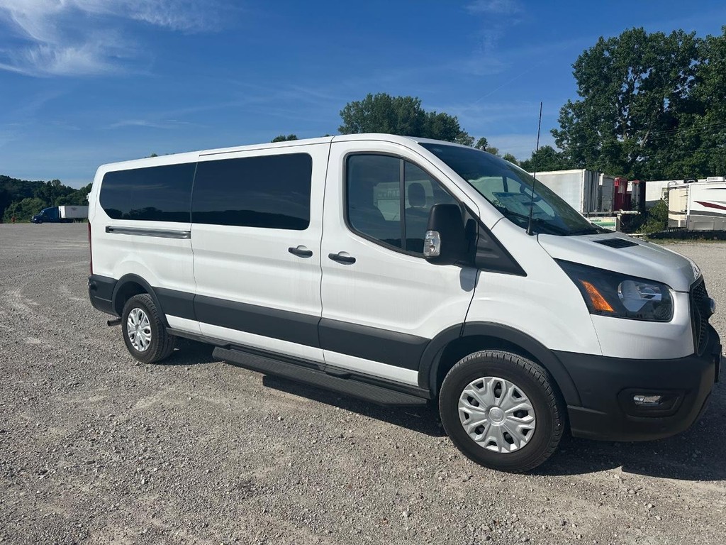 Ford Transit Passenger Wagon Vehicle Full-screen Gallery Image 6