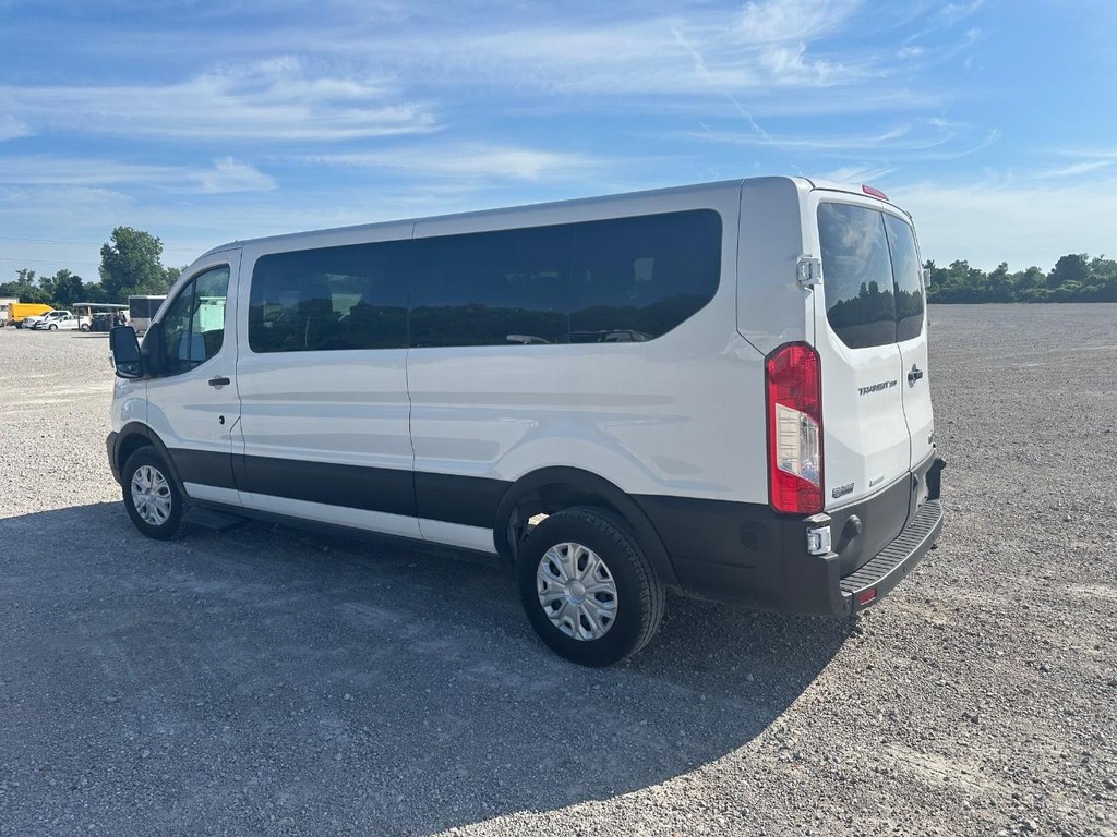 Ford Transit Passenger Wagon Vehicle Full-screen Gallery Image 9