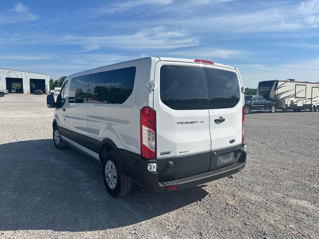 Ford Transit Passenger Wagon Vehicle Full-screen Gallery Image 10