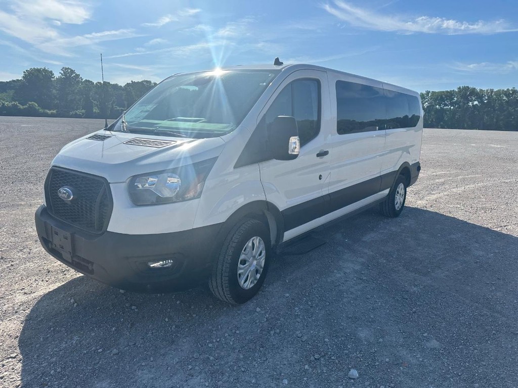 Ford Transit Passenger Wagon Vehicle Full-screen Gallery Image 12