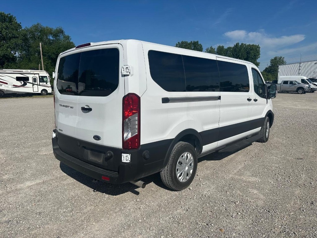 Ford Transit Passenger Wagon Vehicle Full-screen Gallery Image 14