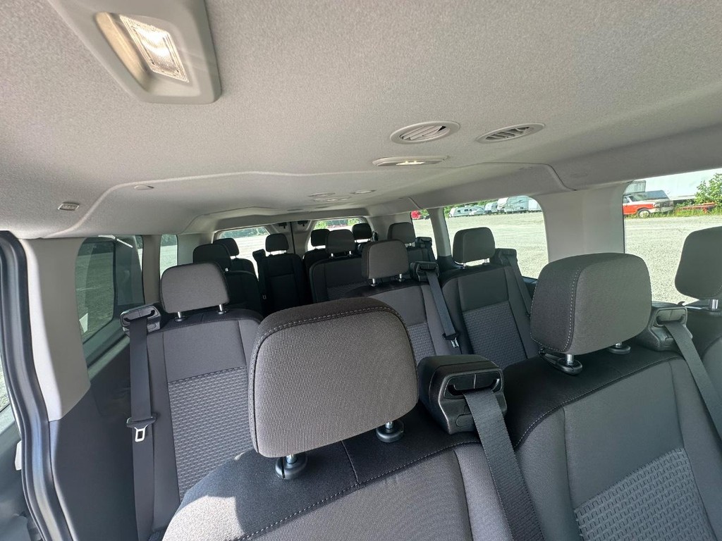 Ford Transit Passenger Wagon Vehicle Full-screen Gallery Image 26