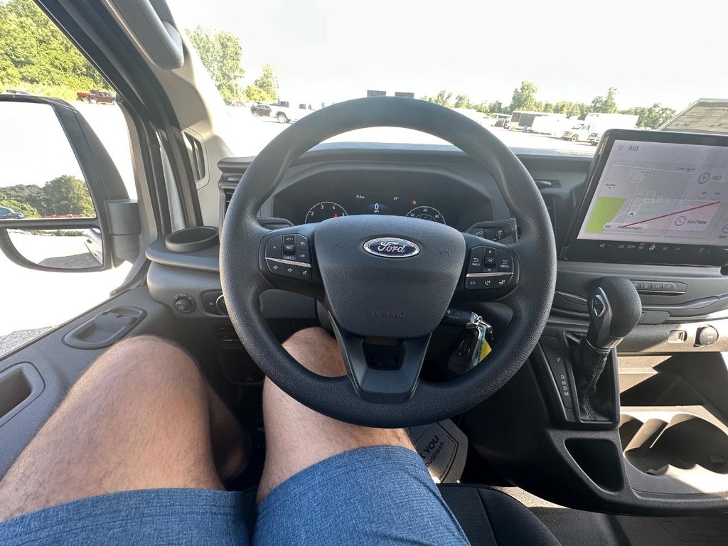 Ford Transit Passenger Wagon Vehicle Full-screen Gallery Image 29