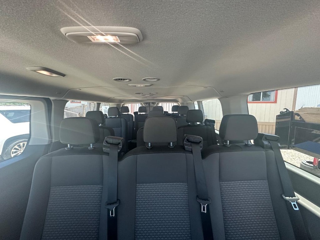 Ford Transit Passenger Wagon Vehicle Full-screen Gallery Image 30