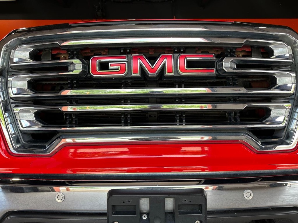 GMC Sierra 1500 Vehicle Full-screen Gallery Image 9