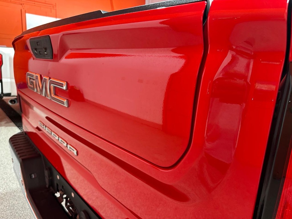 GMC Sierra 1500 Vehicle Full-screen Gallery Image 33