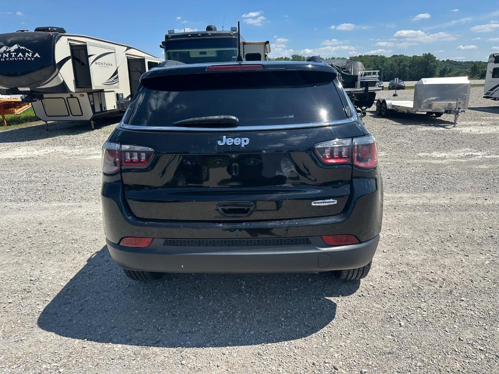 Jeep Compass Vehicle Full-screen Gallery Image 4